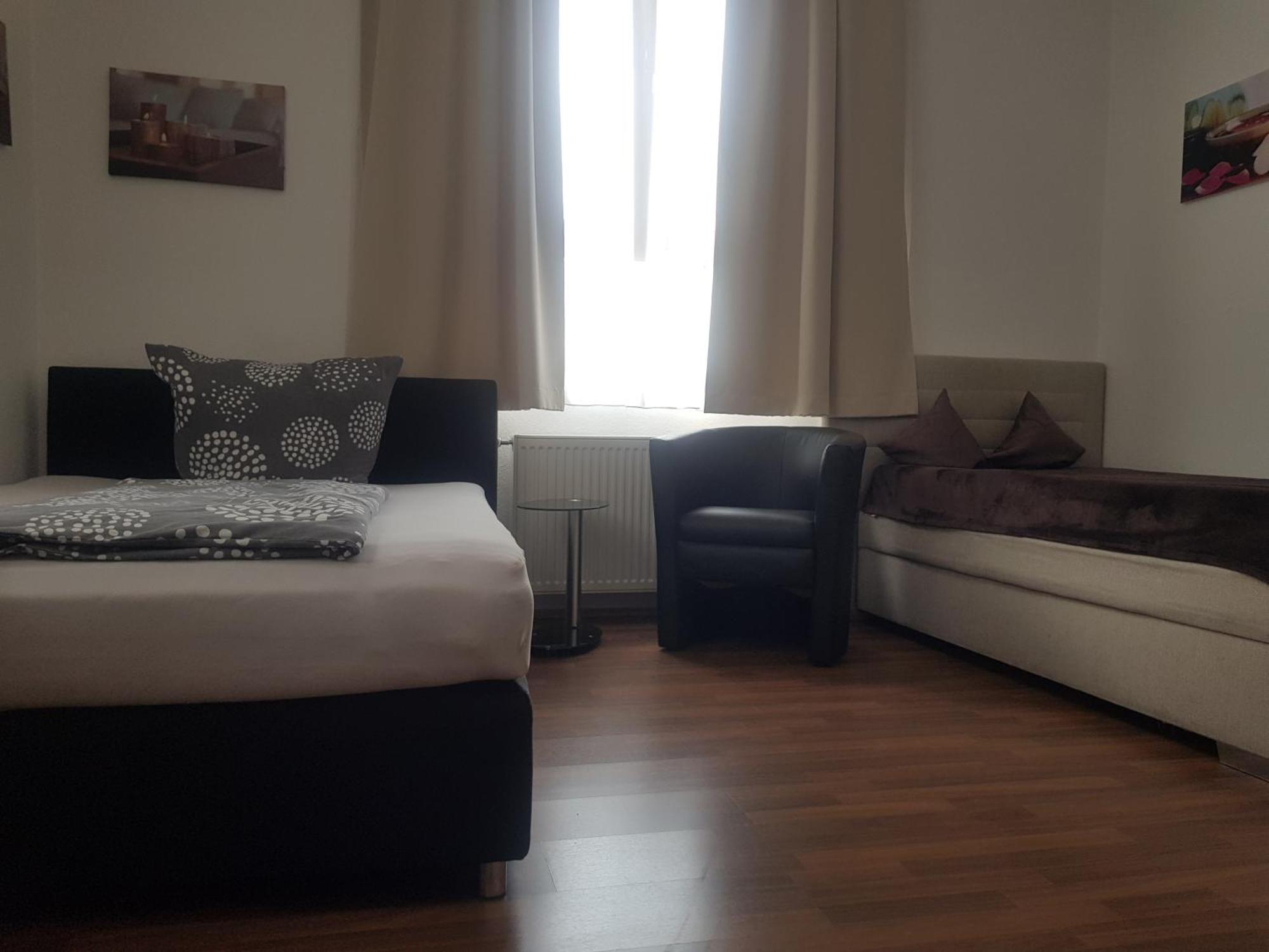 Ferienwohnung Fiwa Fewo-1 Und Fewo-2 Pirmasens Phòng bức ảnh